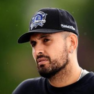 Kyrgios tagliato dalla Bbc (anche) per gli attacchi a Sinner. Non commenterà Wimbledon