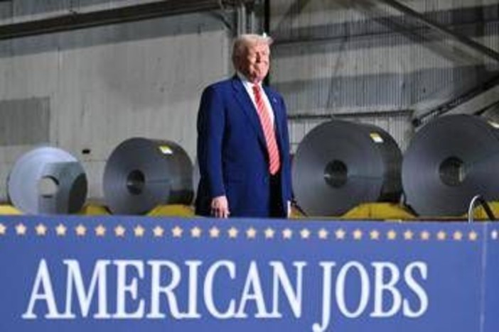 Trump raddoppia i dazi: &quot;Dal 4 giugno al 50% su acciaio e alluminio&quot;