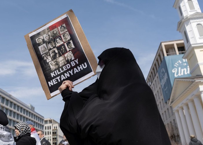 Iran, Pasdaran “Daremo la caccia a Netanyahu e lo uccideremo” Iran, Pasdaran “Daremo la caccia a Netanyahu e lo uccideremo”