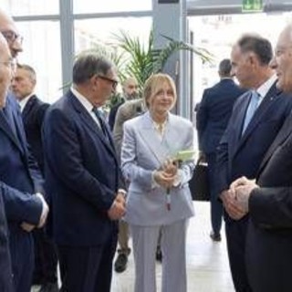 Meloni all'assemblea di Confindustria, sprint sul nucleare e un 'patto' per cambiare la burocrazia Meloni all'assemblea di Confindustria, sprint sul nucleare e un 'patto' per cambiare la burocrazia