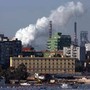 Ex Ilva Taranto, incendio sull'escavatore: operaio scappa e riporta fratture multiple