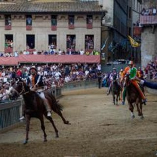 Palio di Siena oggi, orario e dove vederlo (in diretta): contrade, cavalli e fantini