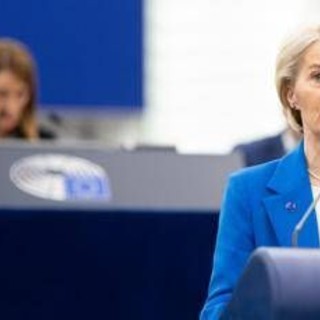 L'avvertimento di von der Leyen: &quot;Contro Ue guerra ibrida, rispondere a minaccia russa&quot;