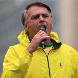 Bolsonaro ricoverato d'urgenza: &quot;Forti dolori addominali&quot;