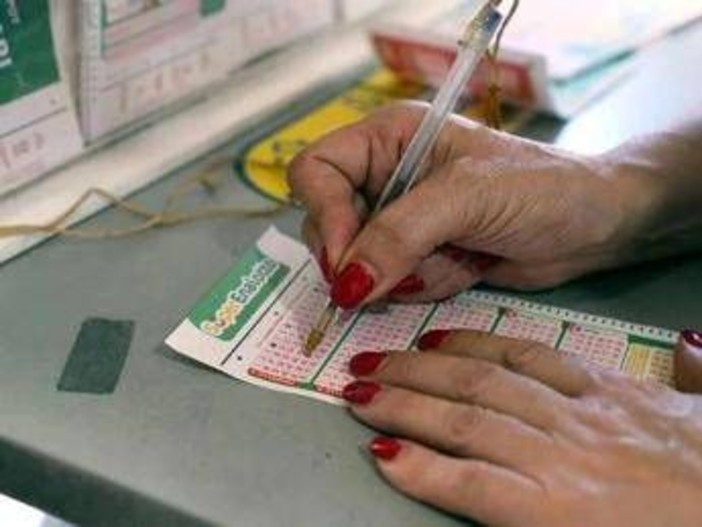 SuperEnalotto, numeri combinazione vincente oggi 18 ottobre SuperEnalotto, numeri combinazione vincente oggi 18 ottobre