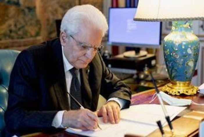 Mattarella concede la grazia a quattro persone: chi sono