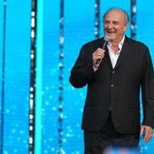 Gerry Scotti: &quot;Non ho fatto le scarpe a Striscia. Affari Tuoi? Si avvicina alla ludopatia&quot;
