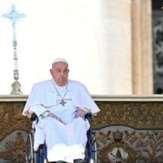 Papa Francesco a sorpresa nella basilica di San Pietro