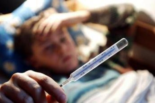 Covid avanza e già arriva l'influenza, Pregliasco: &quot;Spuntano i primi casi isolati&quot;