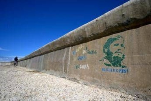 Trump, Cuba nel mirino: "Stop petrolio dal Venezuela, consiglio un accordo" Trump, Cuba nel mirino: "Stop petrolio dal Venezuela, consiglio un accordo"