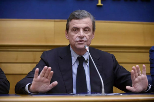 Dfp, Calenda “Documento inesistente, non c’è idea di Paese”