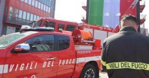 Ostia, in fiamme la cucina dello stabilimento balneare 'La Marinella'