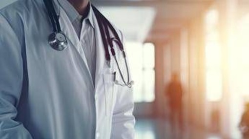 Tumore al colon retto, i sintomi sono &quot;vaghi e aspecifici&quot;: a cosa prestare attenzione