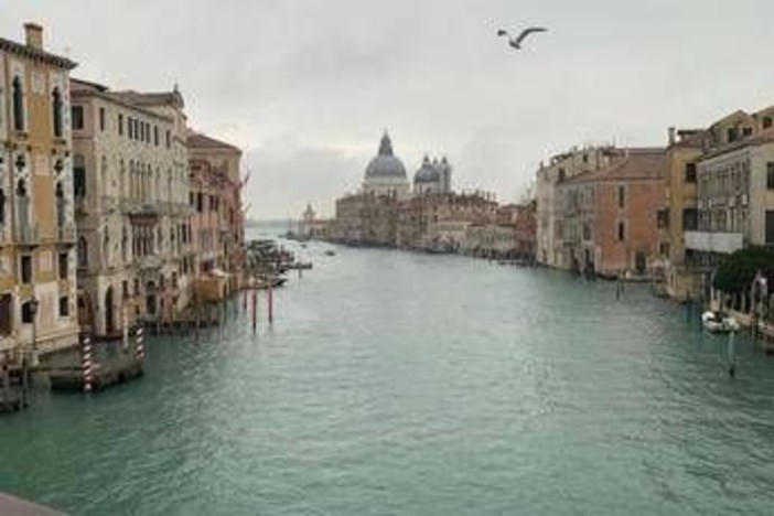 Casa, una famiglia 'normale' può comprare 18 metri: i dati e la classifica