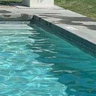 Morto bimbo di 4 anni che era caduto in piscina