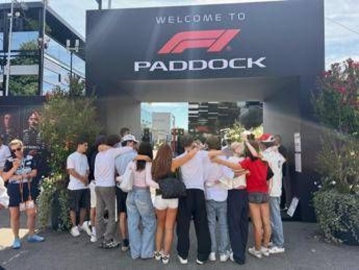 Crans Montana, i ragazzi sopravvissuti alla tragedia di Capodanno ospiti al Gp di Monza Crans Montana, i ragazzi sopravvissuti alla tragedia di Capodanno ospiti al Gp di Monza