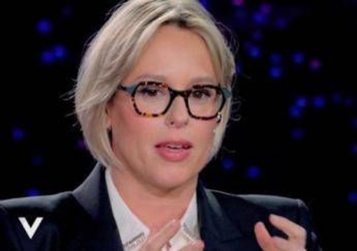 Pellegrini a Verissimo, la risposta a Magnini: "Una storia di 6 anni è importante" Pellegrini a Verissimo, la risposta a Magnini: "Una storia di 6 anni è importante"