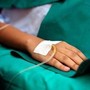 Pensava fosse mal di schiena, 38enne muore di cancro al retto otto settimane dopo i primi sintomi