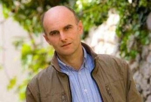 Lecce, ex sindaco di Salve picchiato a calci e pugni da due uomini a volto coperto: indagano i carabinieri Lecce, ex sindaco di Salve picchiato a calci e pugni da due uomini a volto coperto: indagano i carabinieri