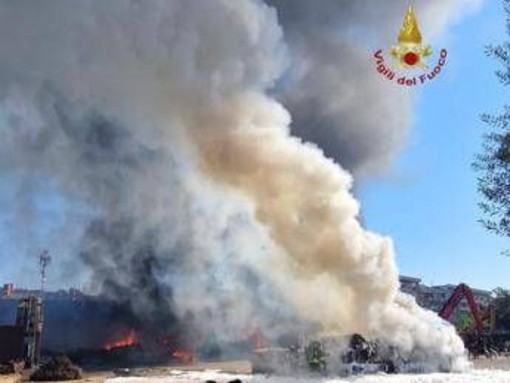 Paura a Roma, esplode cisterna di gas: ci sono feriti. Danni alle case. Testimoni: &quot;Sembrava una bomba&quot; - Video