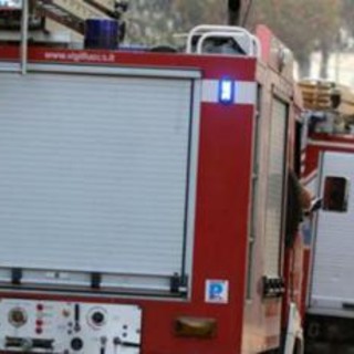 Vasto incendio a Piana del Sole, riaperta la Roma-Fiumicino Vasto incendio a Piana del Sole, riaperta la Roma-Fiumicino