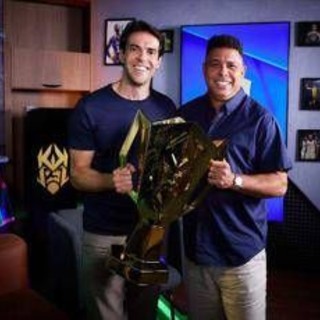 Ronaldo e Kakà lanciano i Mondiali di Kings League, Italia-Francia nella gara inaugurale