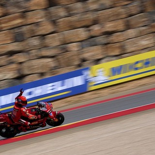 Marc Marquez domina il Gp di Aragon, terzo Bagnaia