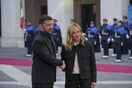 Zelensky da Meloni a Palazzo Chigi: &quot;Sempre pronto a elezioni, mi fido di lei&quot;