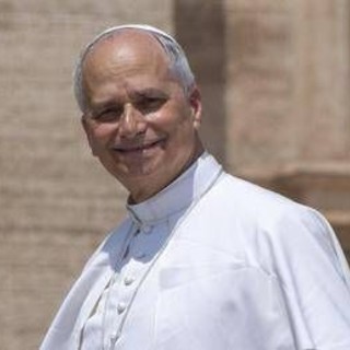 Papa: &quot;Attenzione alla 'bulimia' da social&quot;