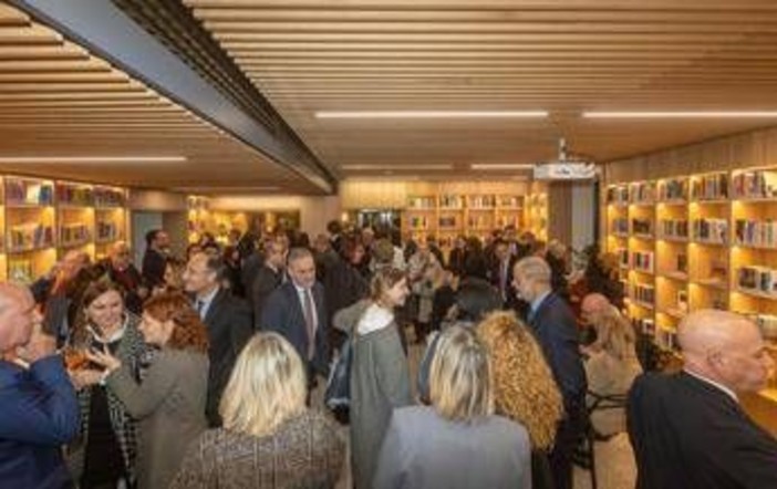 Bracco inaugura a Lambrate nuova sede Biblioteca aziendale Bracco inaugura a Lambrate nuova sede Biblioteca aziendale