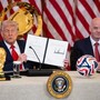 Mondiali, Infantino: "Trump consegnerà la Coppa del Mondo insieme a me"