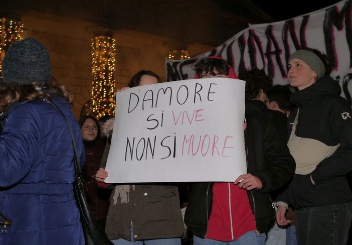 Intesa Sanpaolo, ampio palinsesto di iniziative contro la violenza di genere