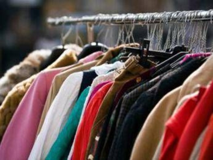 Consumi, 'second hand' sempre più praticato dagli italiani, alleato contro l'incertezza economica Consumi, 'second hand' sempre più praticato dagli italiani, alleato contro l'incertezza economica