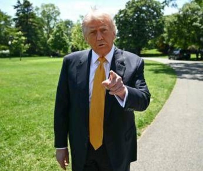 Trump: "Pronto a finire il lavoro contro l'Iran". Il piano per una 'nuova guerra' Trump: "Pronto a finire il lavoro contro l'Iran". Il piano per una 'nuova guerra'