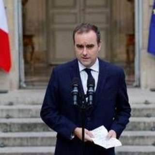 Francia, Lecornu: &quot;Sempre più lontana possibilità scioglimento dell'Assemblea&quot;