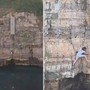 Paura a Polignano a Mare, turista resta bloccata sulla scogliera di Lama Monachile: voleva fare una foto Paura a Polignano a Mare, turista resta bloccata sulla scogliera di Lama Monachile: voleva fare una foto