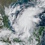 Uragano Isaias, cresce l’allerta negli Usa: evacuazioni e scuole chiuse in Florida e Alabama Uragano Isaias, cresce l’allerta negli Usa: evacuazioni e scuole chiuse in Florida e Alabama