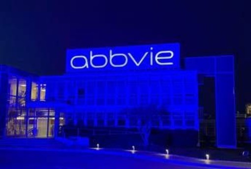 Giornata mondiale del Parkinson, AbbVie per 'Spark the night' si illumina di blu