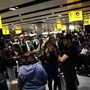 Caos voli nel Regno Unito, il bilancio: oltre 1.000 cancellati per un guasto tecnico Caos voli nel Regno Unito, il bilancio: oltre 1.000 cancellati per un guasto tecnico
