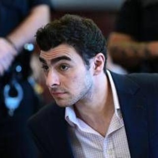 &quot;Depilare sopracciglia e vestire di nero&quot;: gli appunti di Luigi Mangione prima di uccidere Thompson