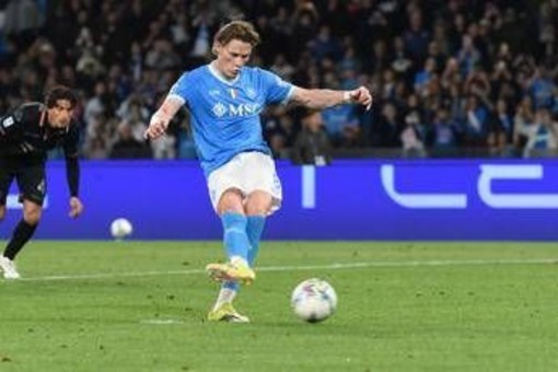 Napoli-Cremonese, braccio di Grassi su tiro Giovane: giusto rigore?