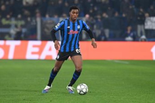 Como-Atalanta, espulso Ahanor e rigore nel recupero: episodi e proteste in Serie A Como-Atalanta, espulso Ahanor e rigore nel recupero: episodi e proteste in Serie A