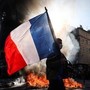 Francia, proteste contro il caro vita: scontri a Parigi e Marsiglia, almeno cento gli arresti Francia, proteste contro il caro vita: scontri a Parigi e Marsiglia, almeno cento gli arresti