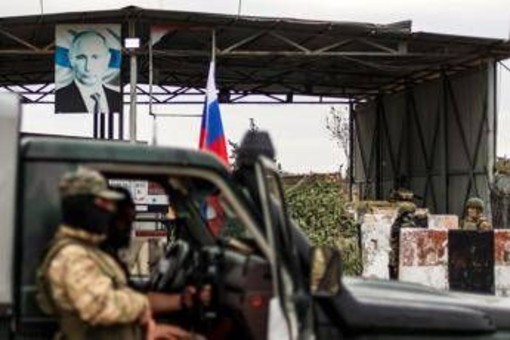 Ucraina, Russia rafforza presenza al confine con Finlandia: &quot;Rischio zona calda&quot;