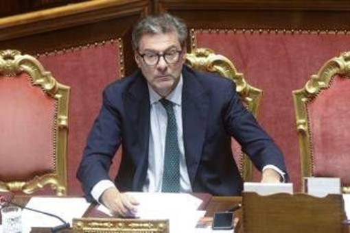 Manovra, oggi il voto finale. Giorgetti: "Pensioni? Vedremo nel 2026" Manovra, oggi il voto finale. Giorgetti: "Pensioni? Vedremo nel 2026"