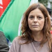 Ilaria Salis: "Solidarietà a Youssef Siher, capro espiatorio ideale. Contro di lui gogna razzista e islamofoba" Ilaria Salis: "Solidarietà a Youssef Siher, capro espiatorio ideale. Contro di lui gogna razzista e islamofoba"