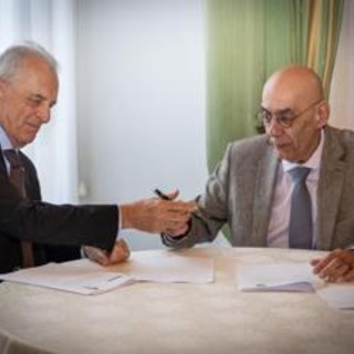 Rifiuti, Conou-Endiale, "Asse Italia-Grecia per standard Ue più elevati su riciclo oli usati" Rifiuti, Conou-Endiale, "Asse Italia-Grecia per standard Ue più elevati su riciclo oli usati"