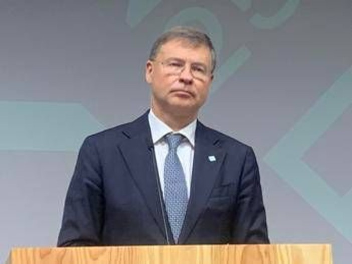 Conti pubblici Italia: l'Ue rivaluta il deficit in autunno