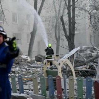 Venezuela, ancora vivo a una settimana dal terremoto: soccorritori al lavoro per estrarlo da macerie