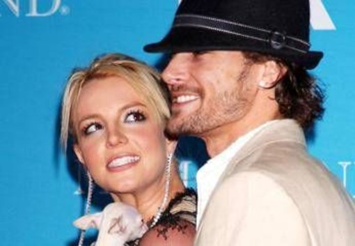 L'ex marito di Britney Spears rompe il silenzio: "Situazione al limite" L'ex marito di Britney Spears rompe il silenzio: "Situazione al limite"